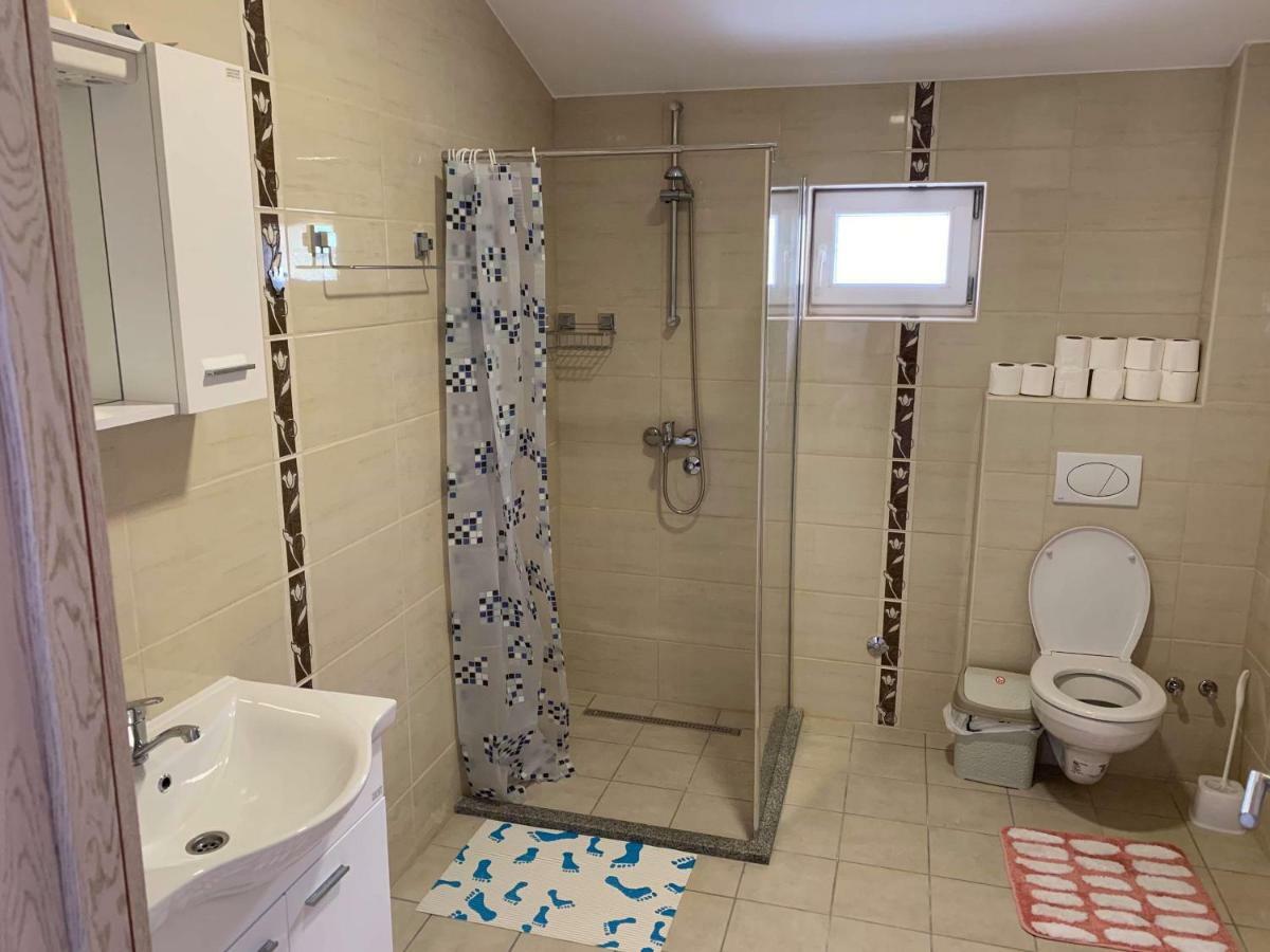 モスタルApartman Grande Ajnaアパートメント エクステリア 写真